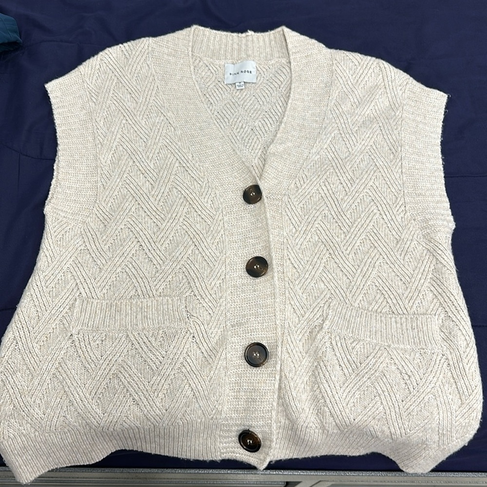 Sweater vest